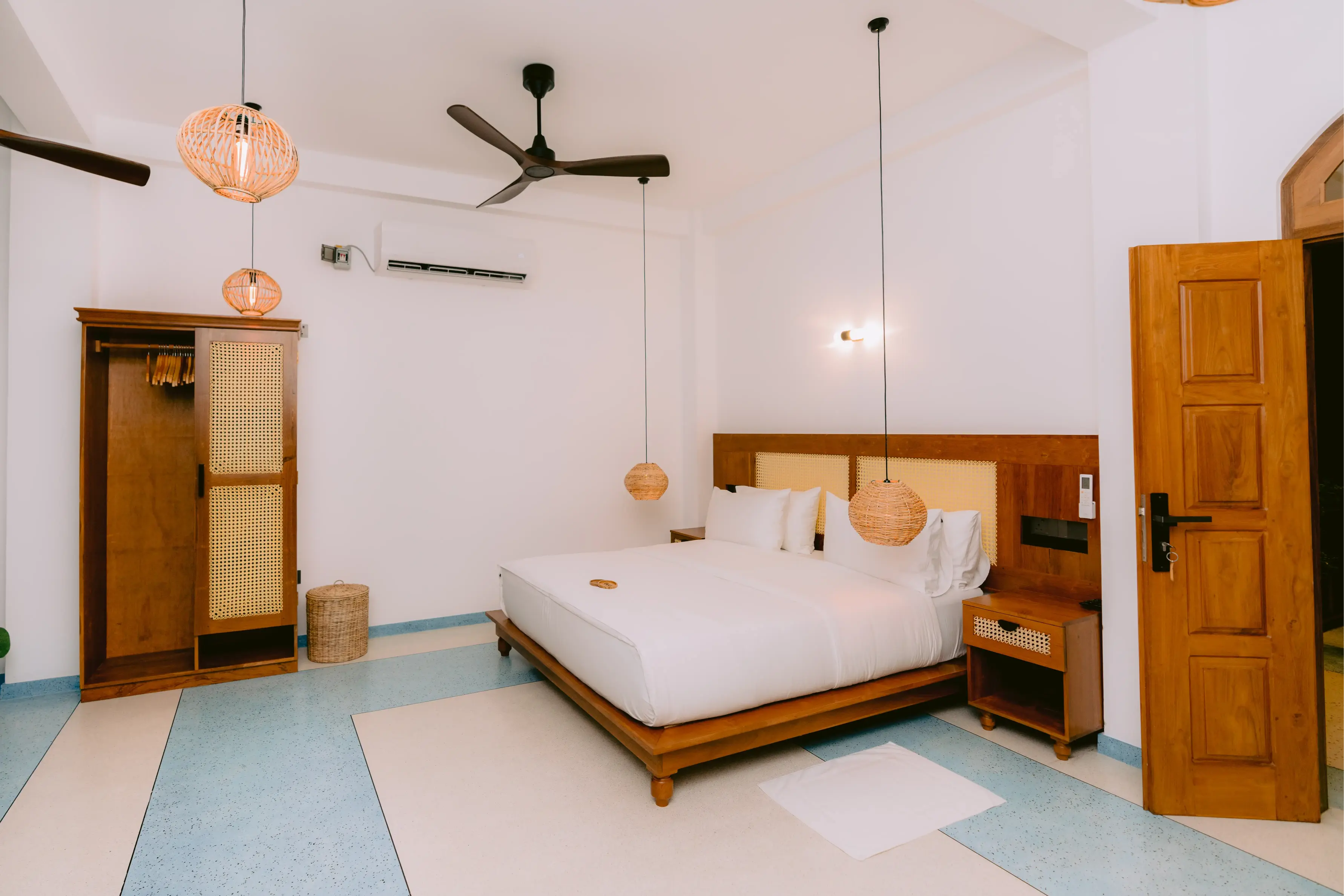 ELU Studios luxury studio apartment - view 1