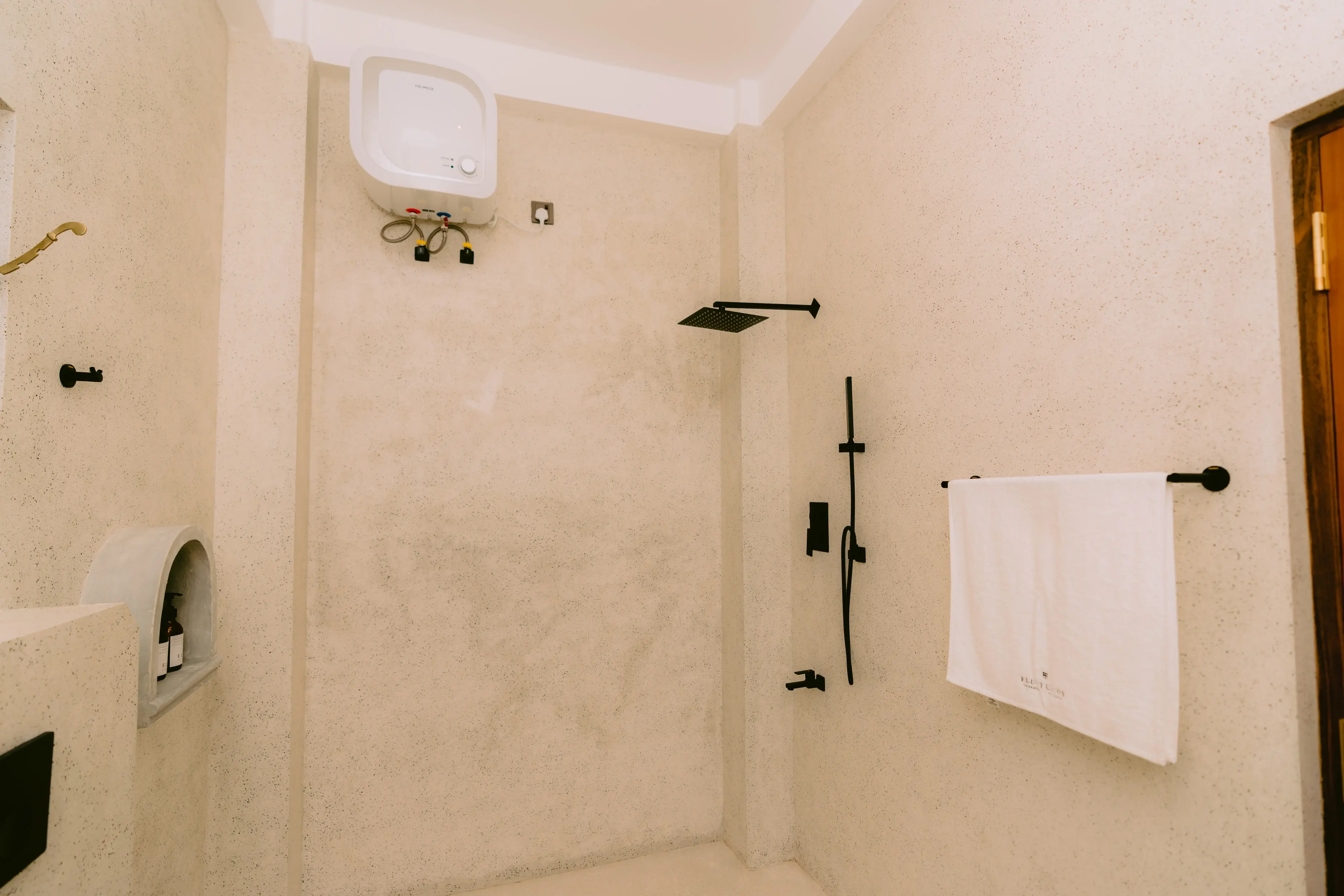Private Studio Bathroom Shower
